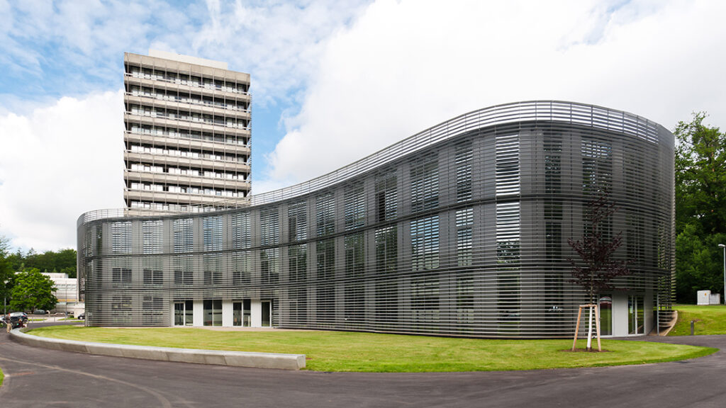 With a strong focus on technical subjects, the University of Stuttgart, seven of its ten faculties, includes technical subjects, while the other three faculties include geography and biological sciences, philosophy and economics.
Stuttgart University is also included in the World's Top 200 Universities Ranking.