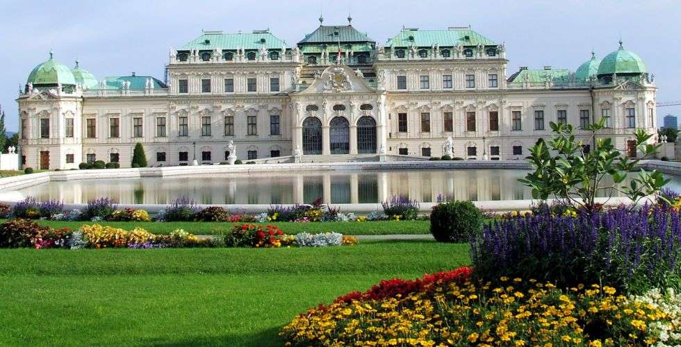 Founded in 1365, the main building of the University of Vienna is the historic university building in the center of the city. This is also the center of the university administration and all school-related transactions are done here.